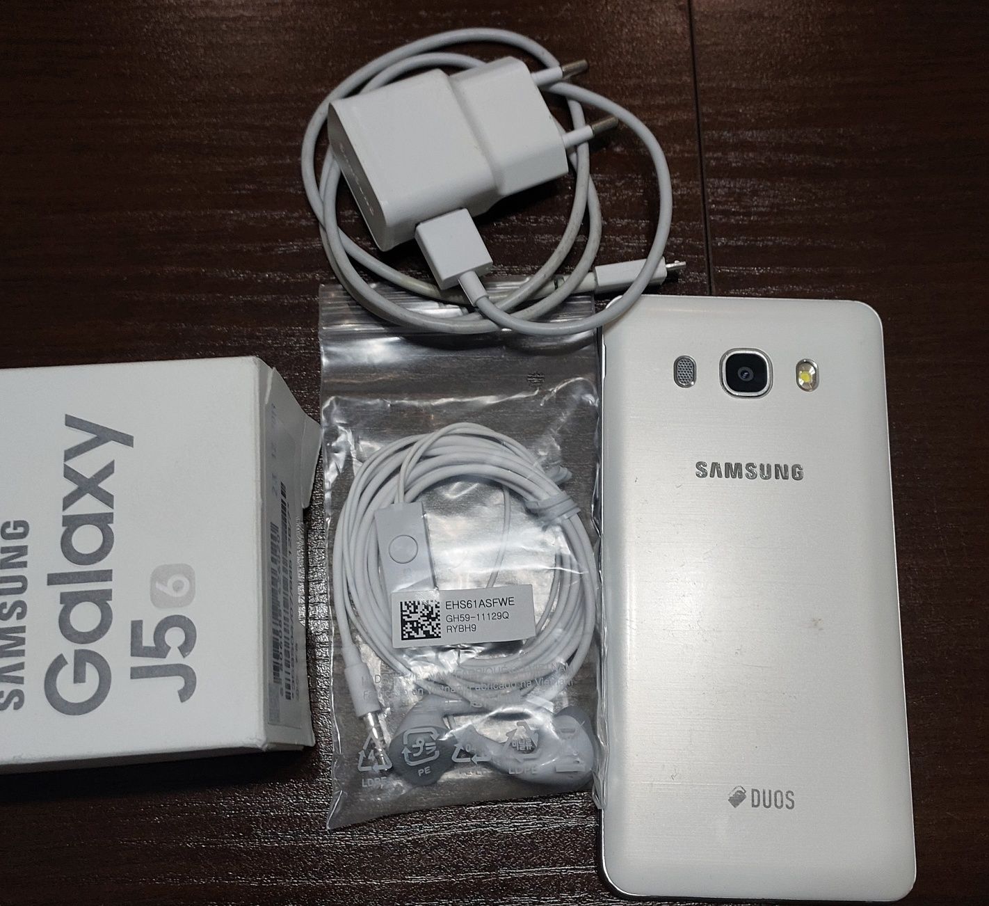Telefon Samsung J5