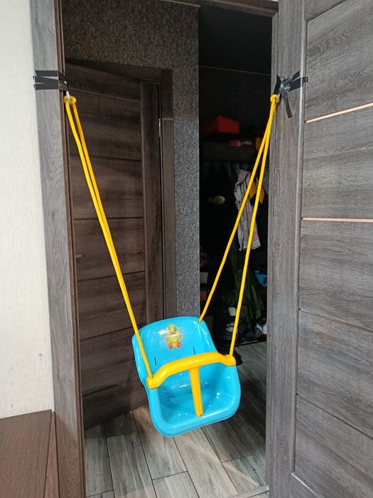 Підвісна гойдалка для дітей