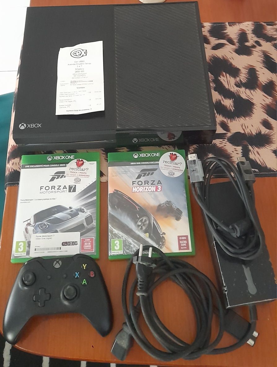 Xbox One 500GB + Jogos Xbox 360