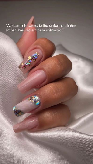 Manicure/ alongamento em gel / blindagem