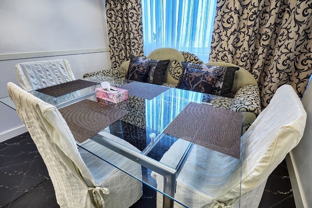 у Botanic Towers подобово з парковкою (N174)