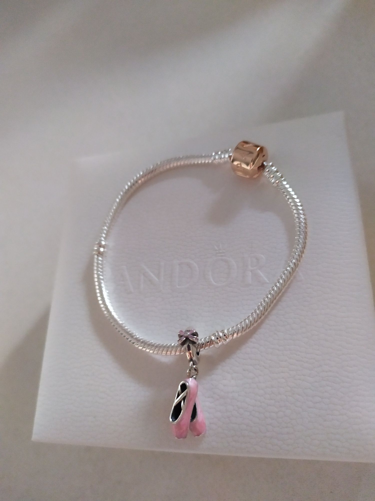 Bransoletka NOWA Pandora Moments + charms baletki pointy, komplet
