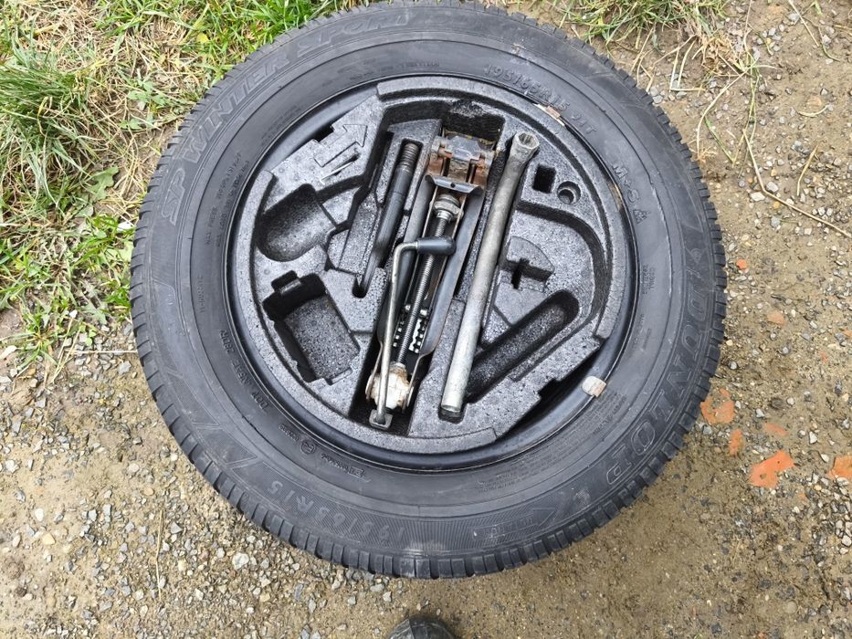 Комплект, запаска, добкрат ,ключ , крюк  шкода Октавія а5