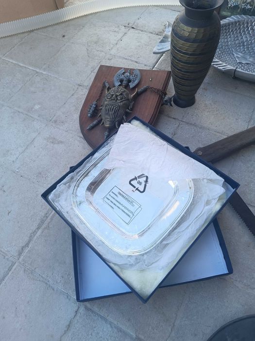 Lote de antiguidades fim de actividade