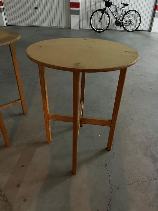 Mesas de madeira crua