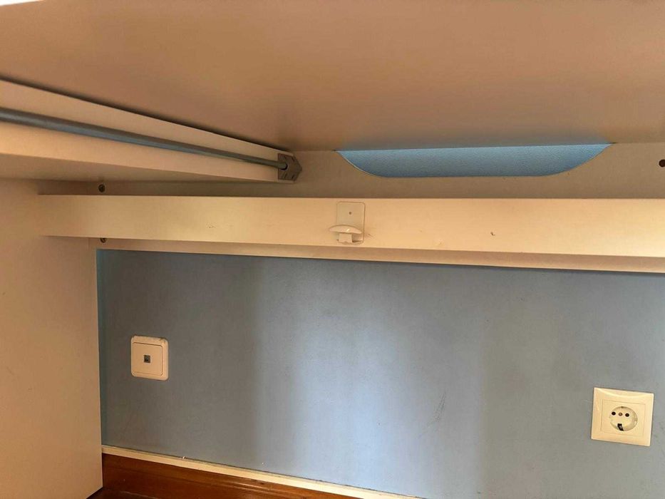 Secretária branca de madeira