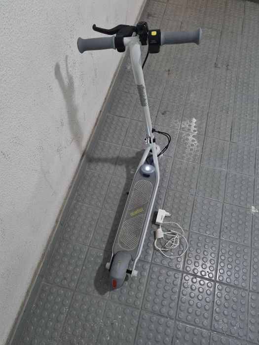 Ninebot eKickScooter ZING C8 Powered by Segway - Scooter elet. criança