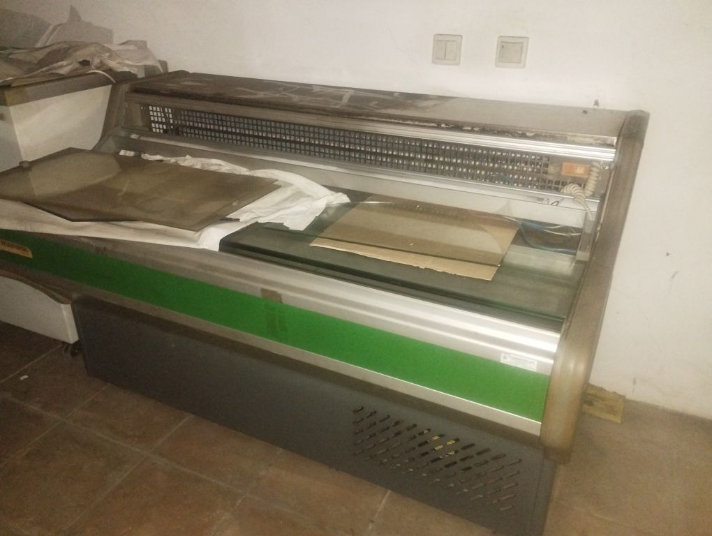 Vende se vitrine