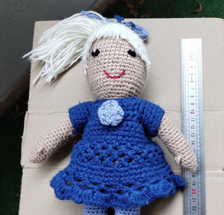 Lalka - duża, zrobiona na szydełku, handmade, rękodzieło