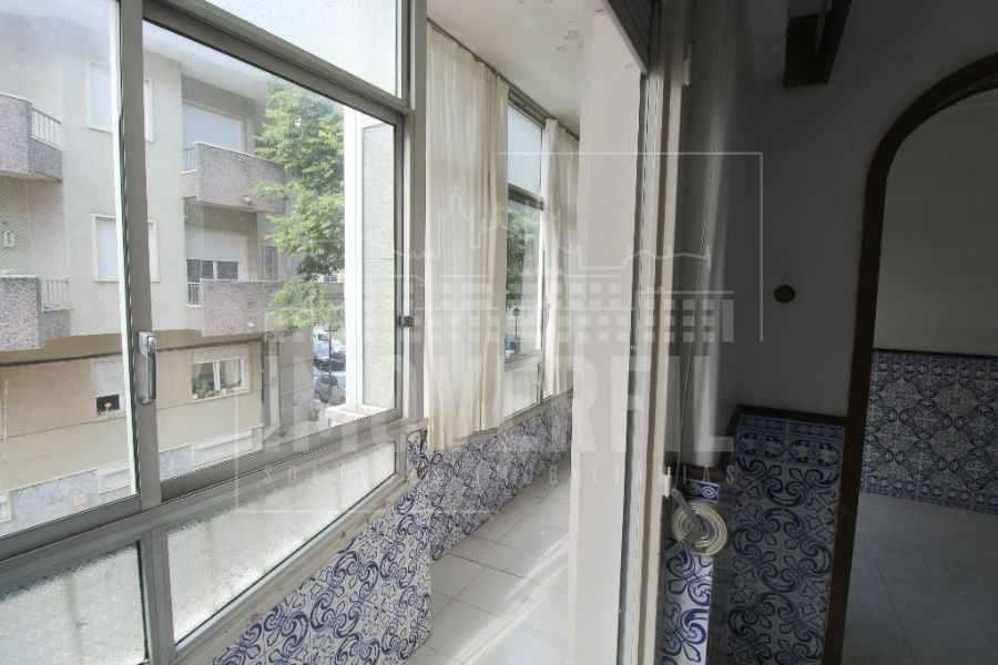 Apartamento no centro de Algés (Lisboa)
