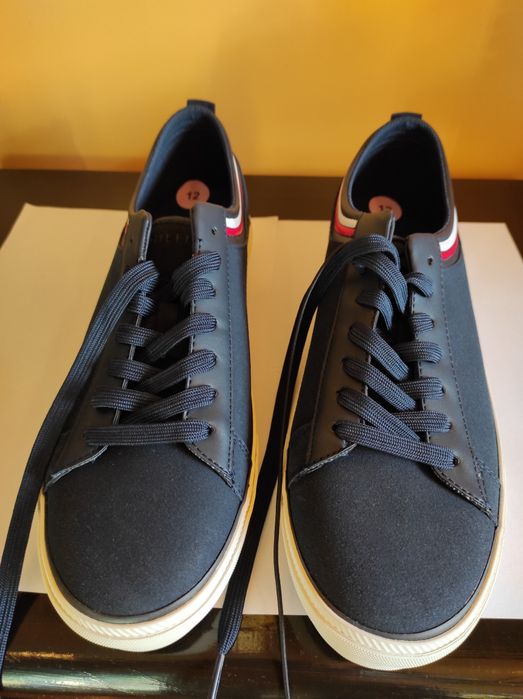 buty Tommy Hilfiger , sportowe, seakersy, casual , nowe rozmiar 45,5