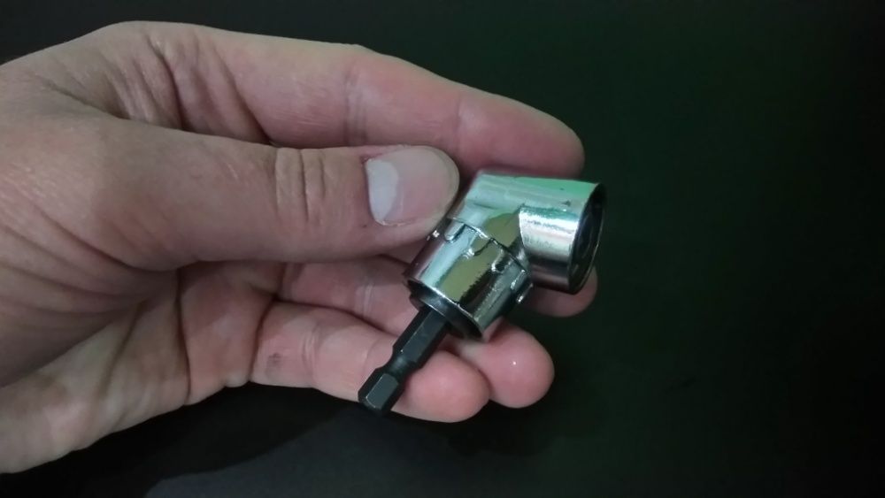 Угловой адаптер насадка угловая на шуруповерт-дрель (+бита)