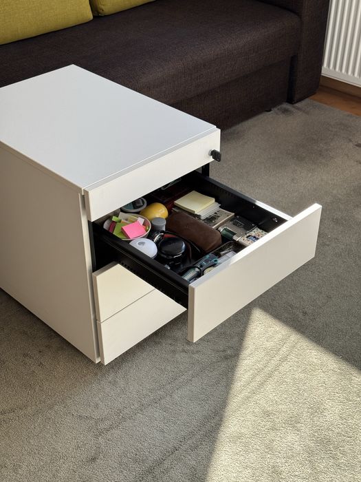 Pomocnik, Kontenerek biurowy