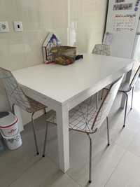 Mesa + 4 cadeiras IKEA