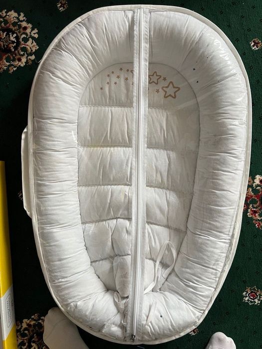 Кокон-гніздечко для немовляти