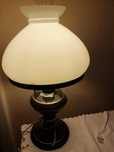 Lampa elektryczna stołowa imitacja naftowej