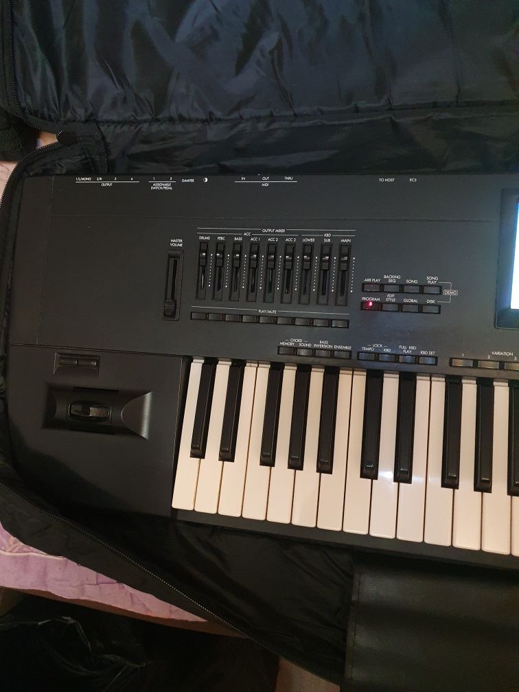 Сінтезатор Korg i30 с HD