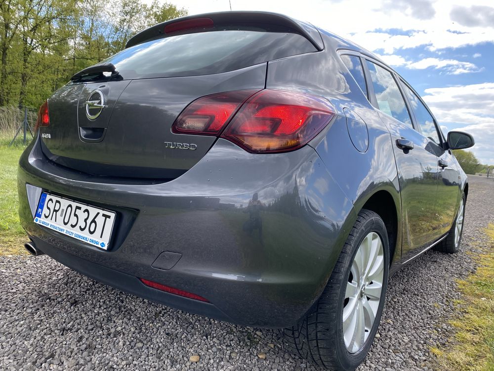 Opel astyra 1.4 turbo klimatronic tempomat xenon