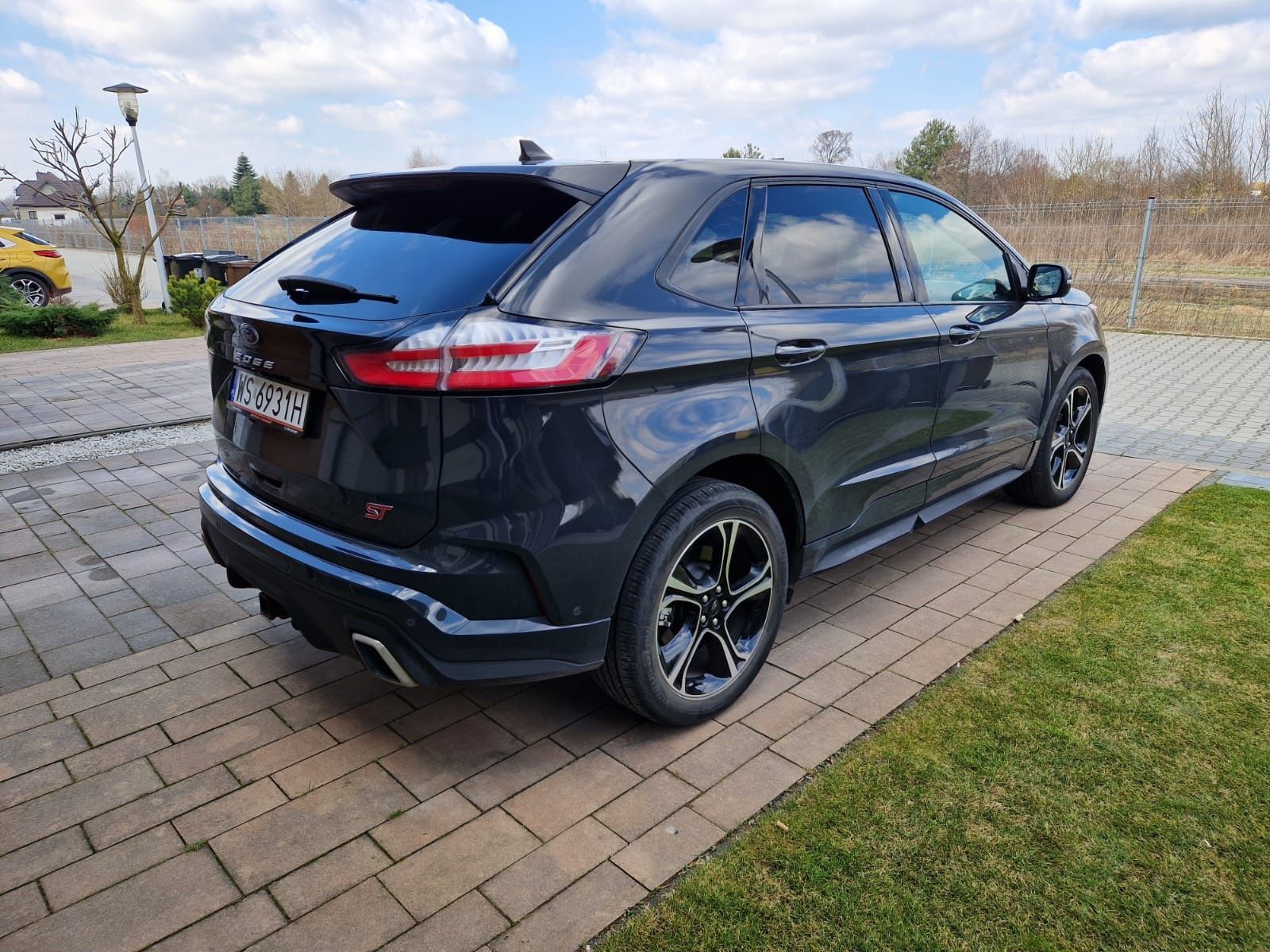 Sprzedam Ford Edge 2.7 V6
Ecoboost AWD - 2021 rok, bogate
wyposażenie!