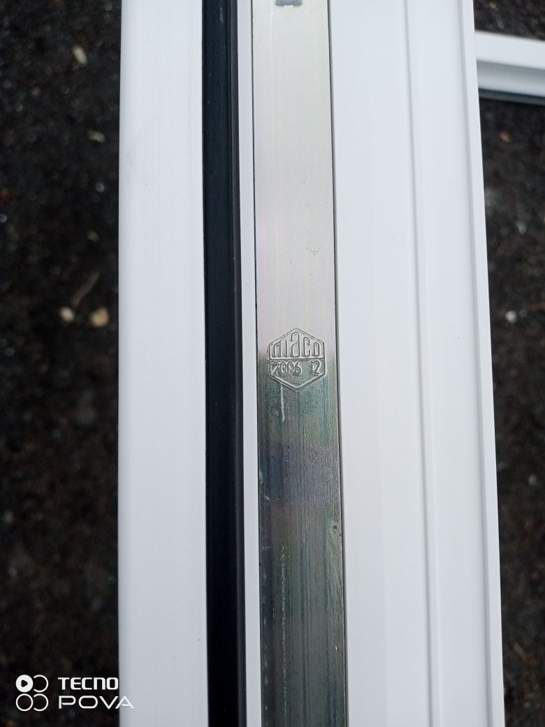 Двери ПВХ(224х73см) металопластиковые.