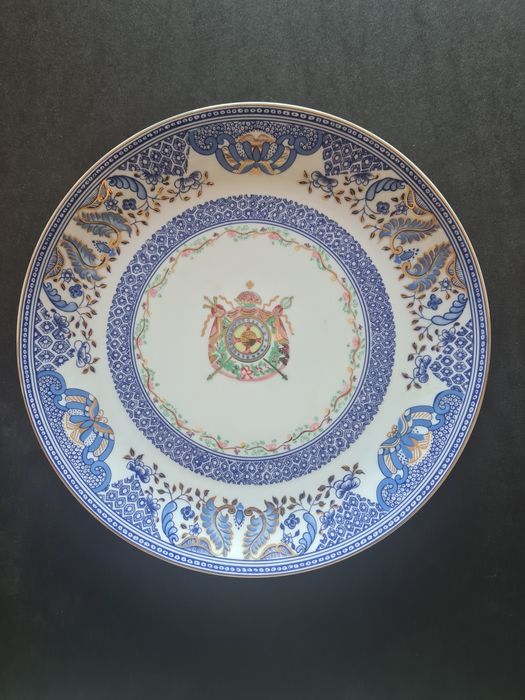 Prato Brasonado em porcelana