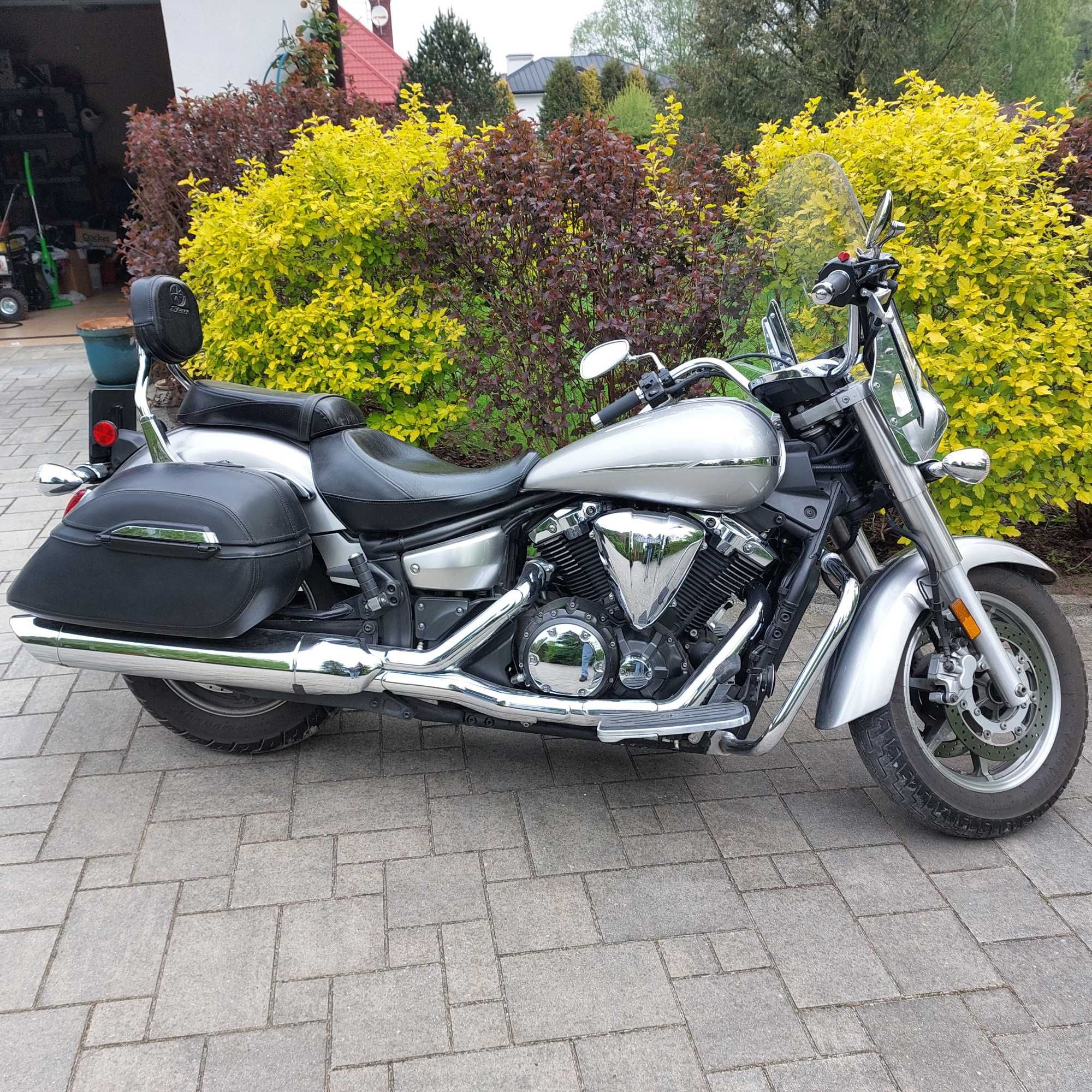 Yamaha XVS 1300 A maly przebieg