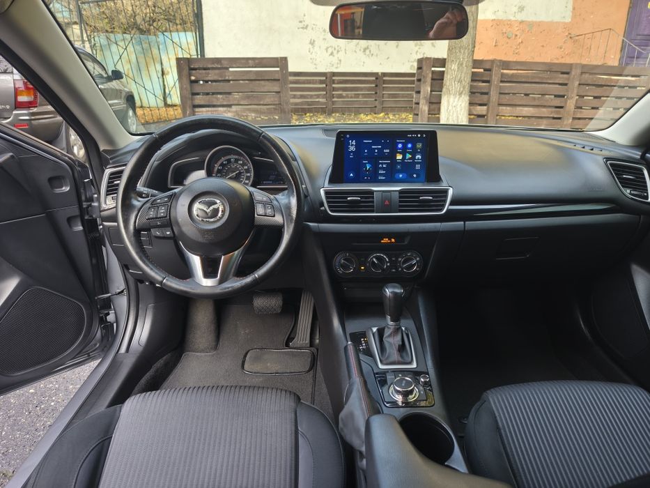 Мазда 3  2014 г 2.0 бензин автомат