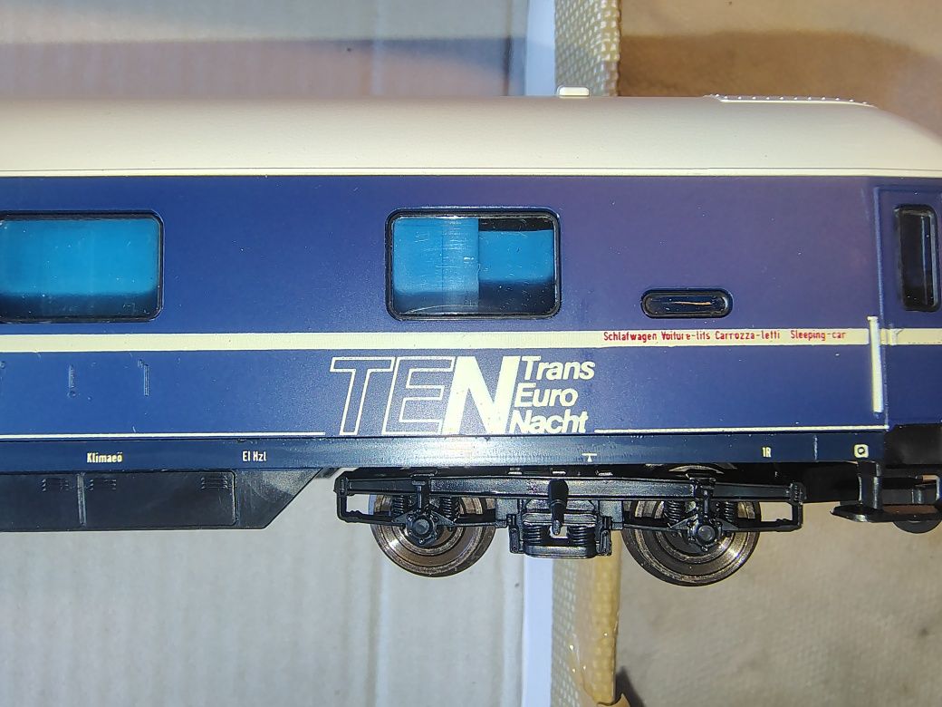 Wagon osobowy sypialny trans euro nacht db h0 Roco