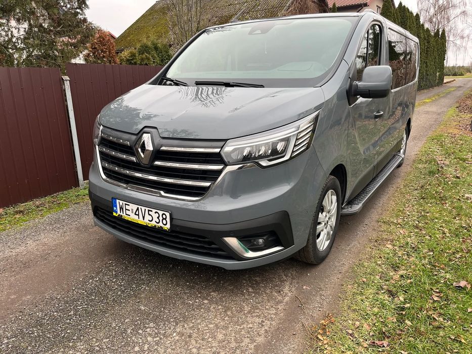 Renault Trafic Long*automat* salon PL 1 własciciel*F-vat* 8 osób