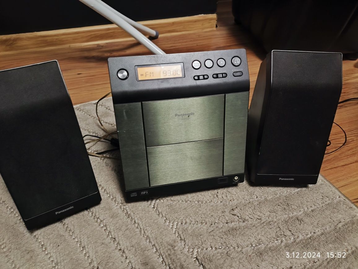 Wieża Panasonic z głośnikami  MP3, music port