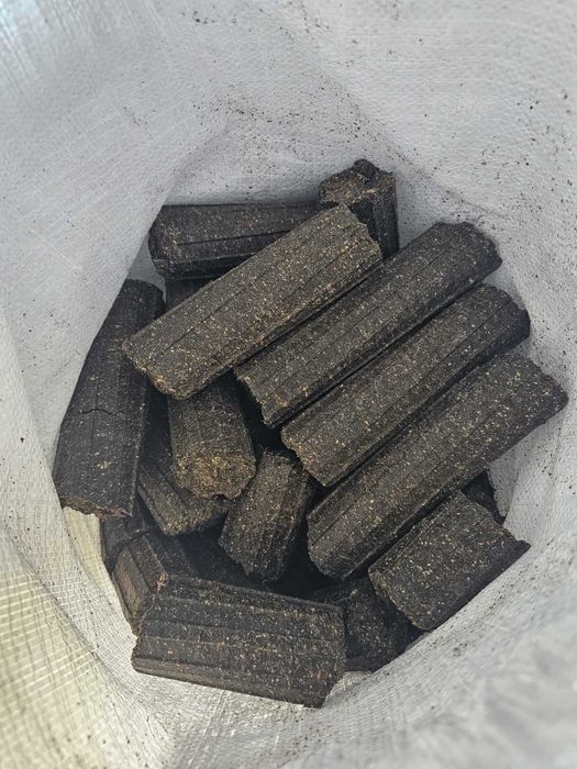 Топливные брикеты в мешках