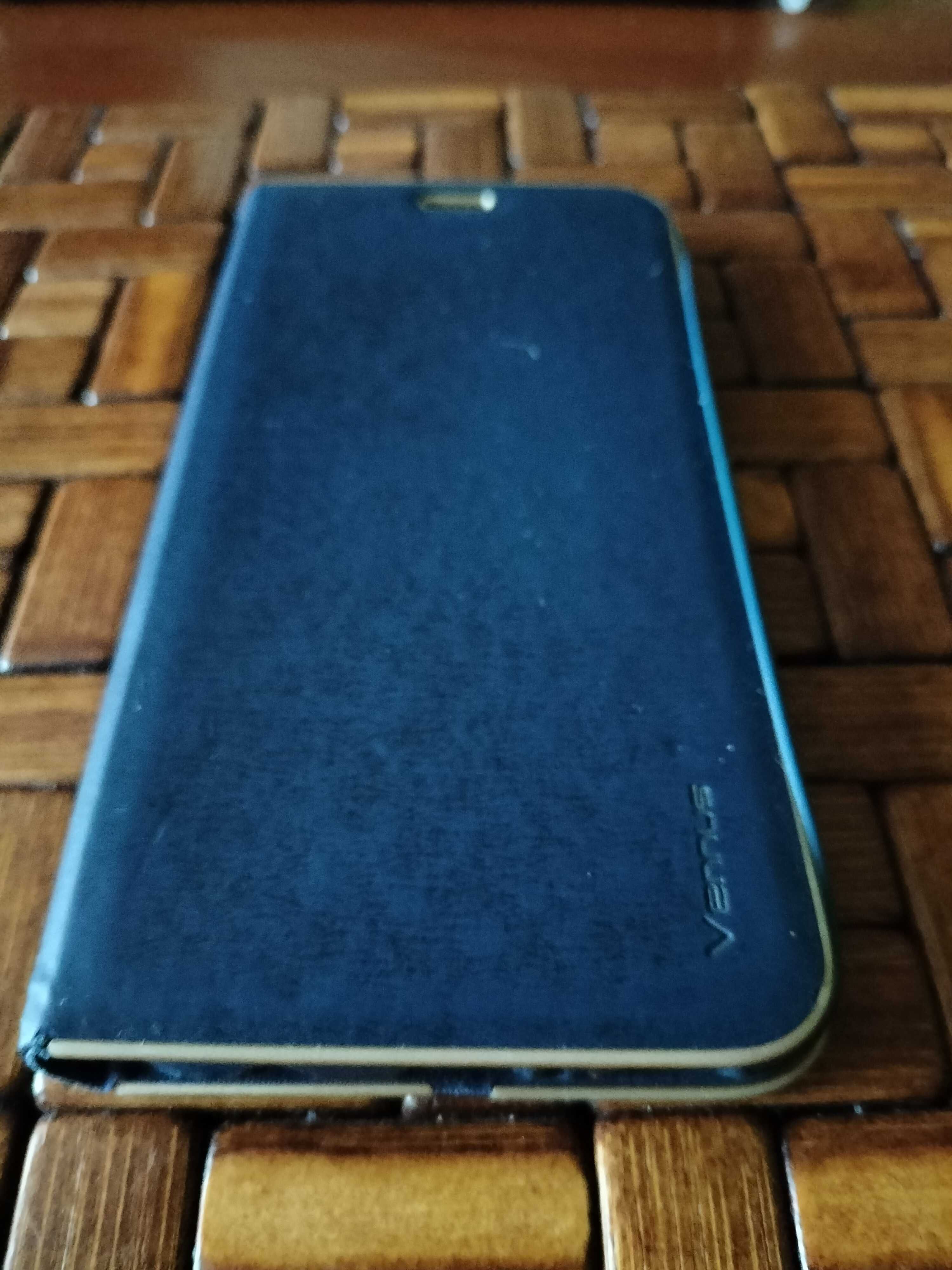 Etui na telefony