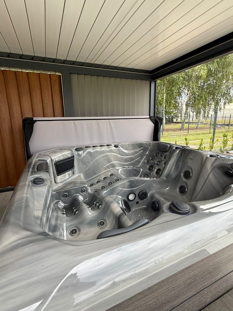 Wystawowa wanna jacuzzi  Barcelona nowy model