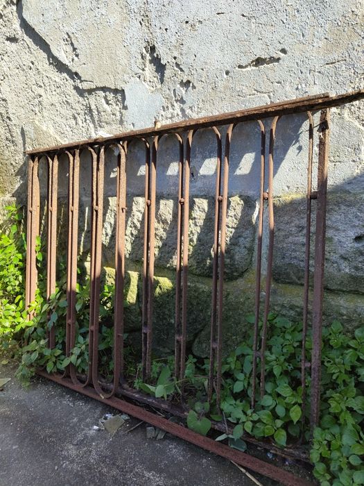 Gradeamentos Antigos em Ferro Maciço de Varanda