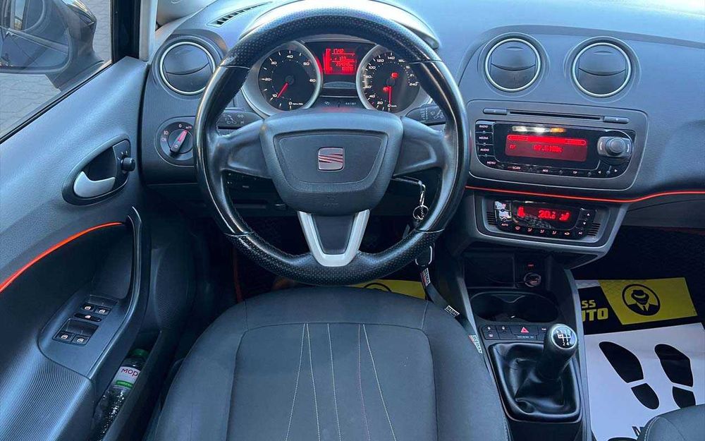 Seat Ibiza 2011 року