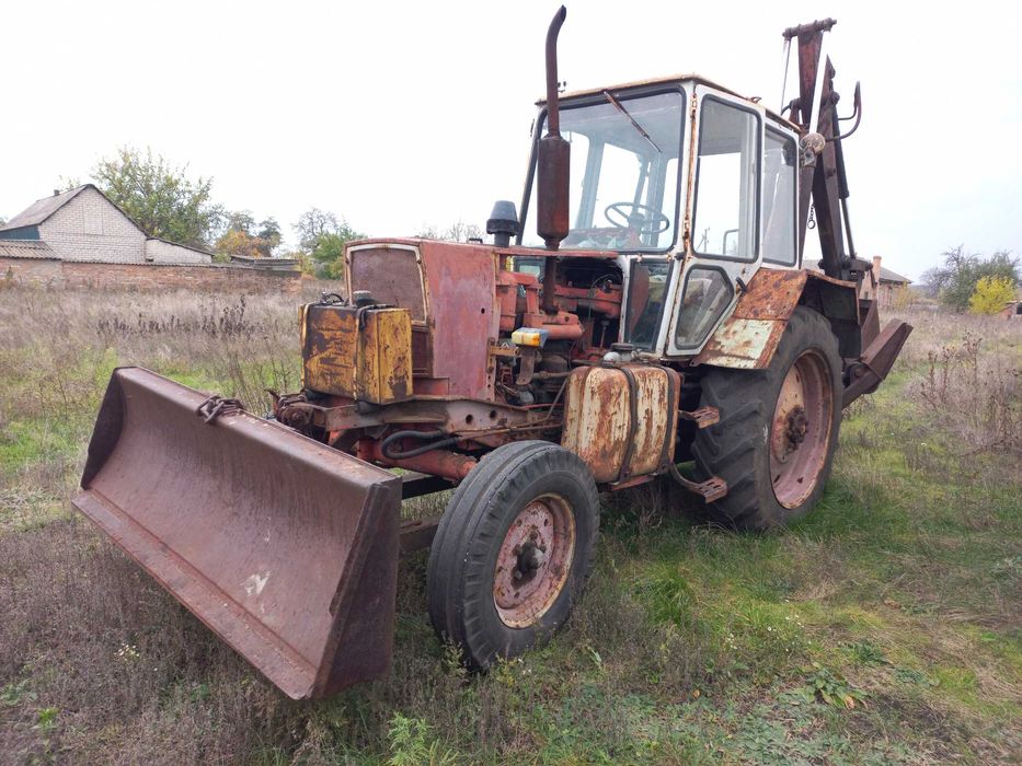 Екскаватор на базі ЮМЗ 6