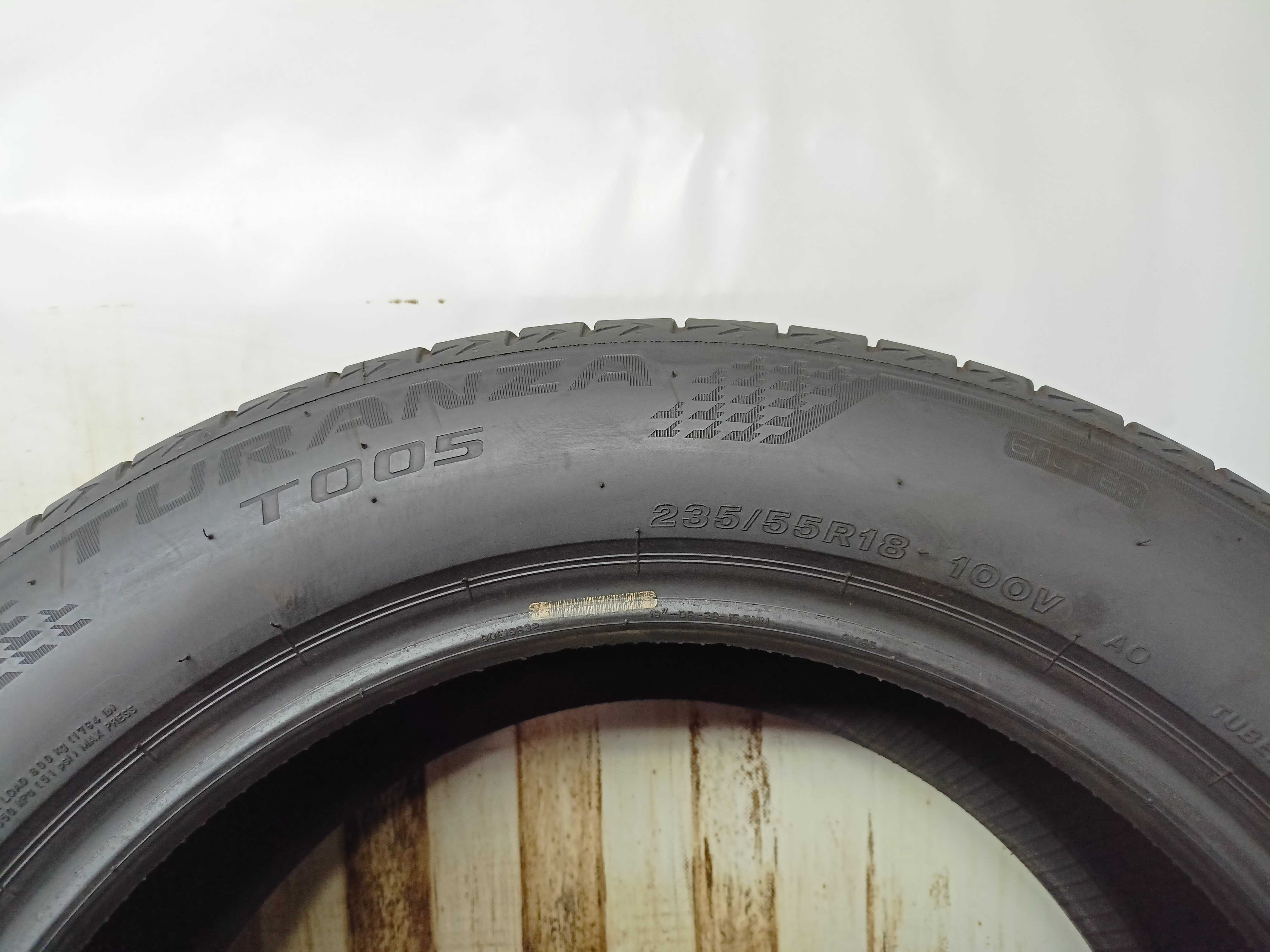 Bridgestone Turanza T005 235/55/18 22r. 100V 2x6,1mm (4115)