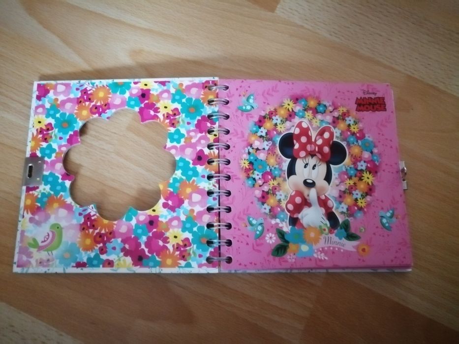Notes pamiętnik zeszyt z kłódką Minnie