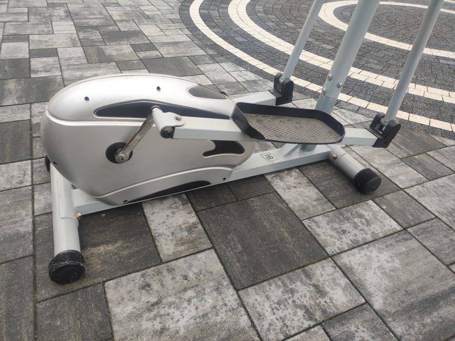 Rowerek treningowy do ćwiczeń w domu