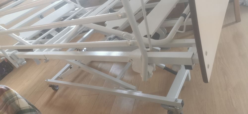 Cama hospitalar articulada eléctrica