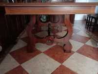 Mesa de sala de estar em madeira
