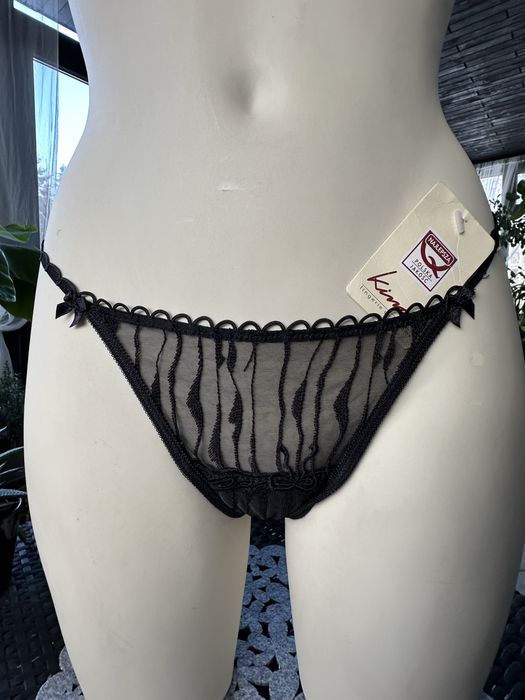 Stringi czarne r. S (747)