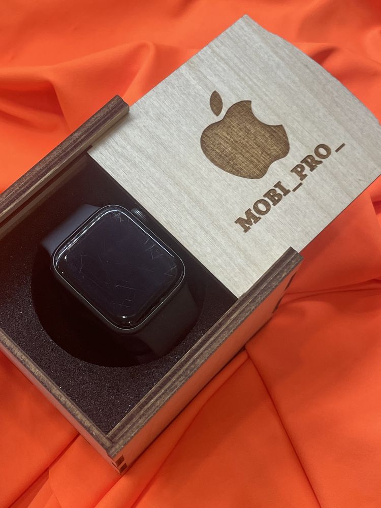 Годинник Apple Watch SE, 40 mm, GPS+LTE, Space Gray, Епл Вотч