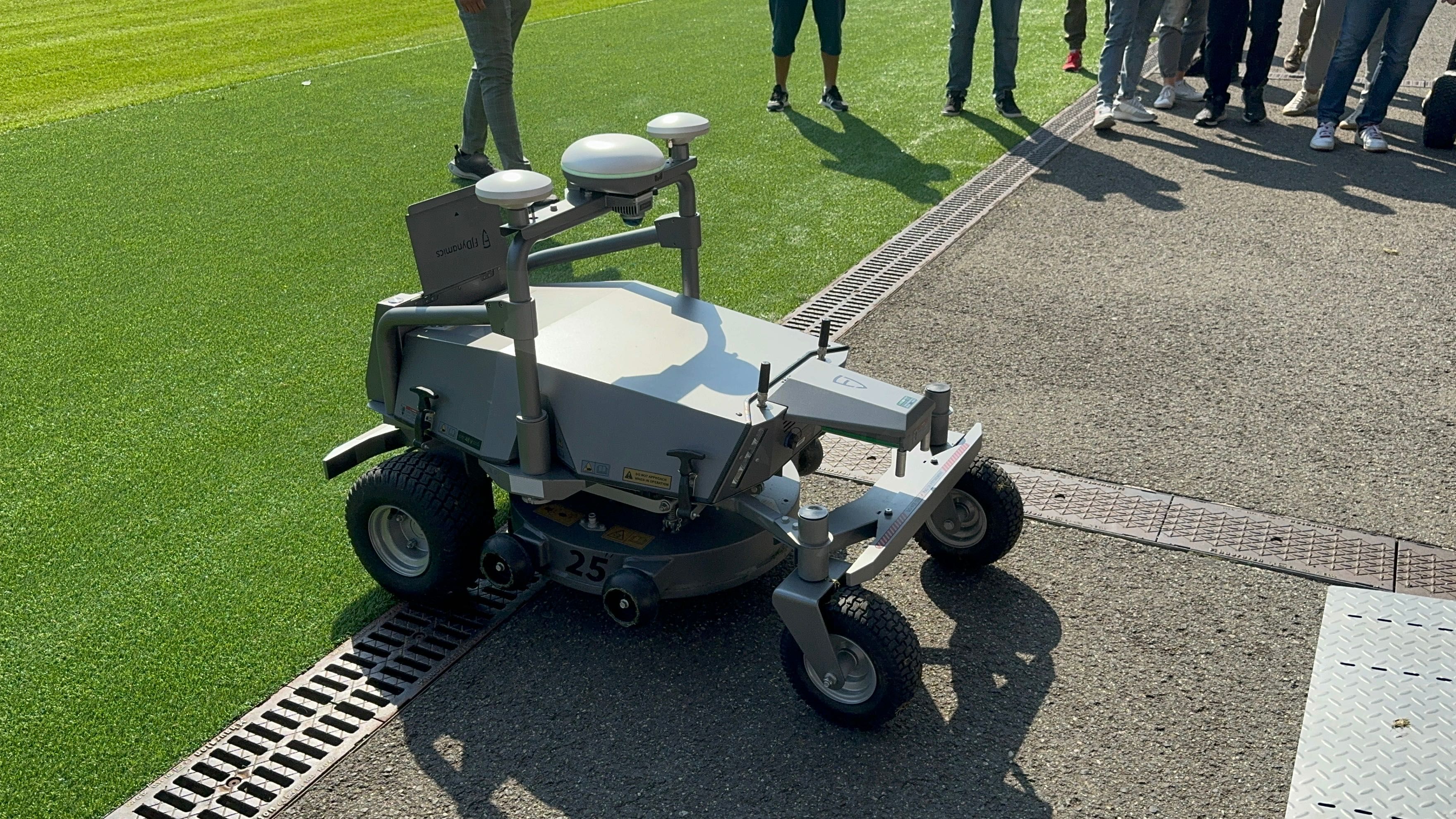 Robot koszący Kosiarka autonomiczna FJDynamics RM 21 do 3 ha/dziennie