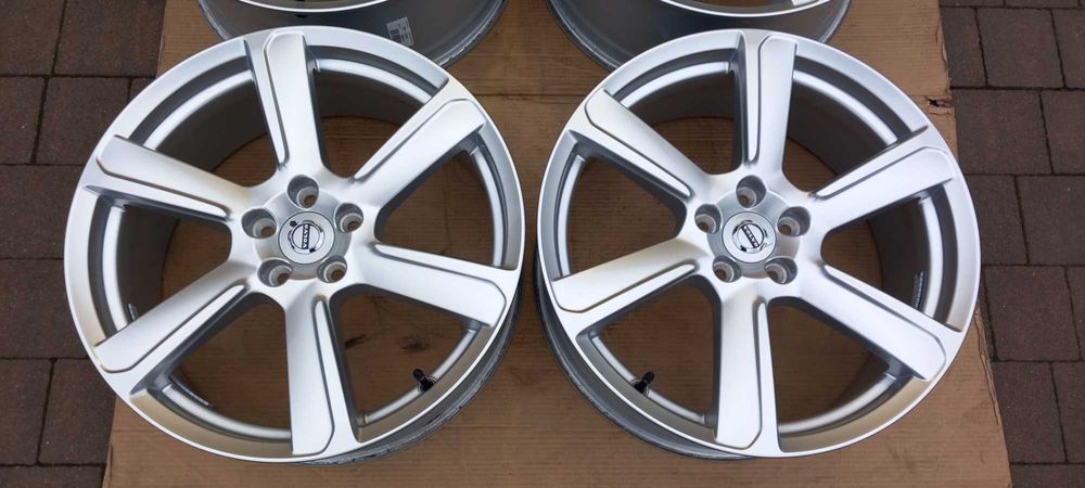 Felgi DEMO oryginał VOLVO XC90/S60/V60, 8Jx19, 5x108, ET42.5, Stan bdb