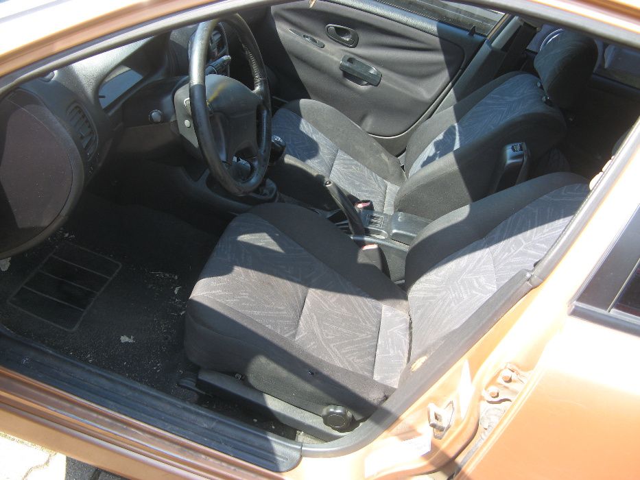 Mitsubishi Carisma 1,6 benzyna 2002r. na czesci