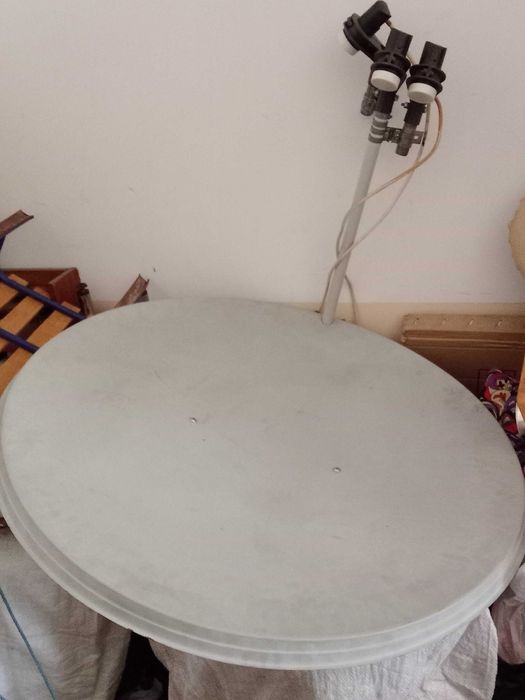 Супутникова антена