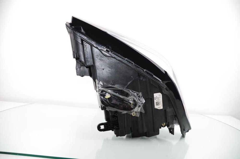 BMW X1 F48 LCI LIFT FULL LED prawa lampa przednia