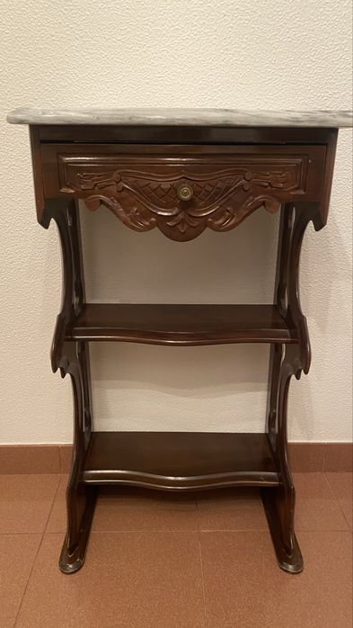 Consola pequena c/ tampo de marmore