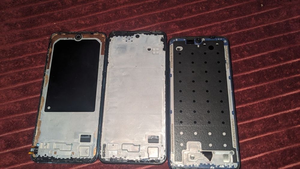 Телефони на розбор